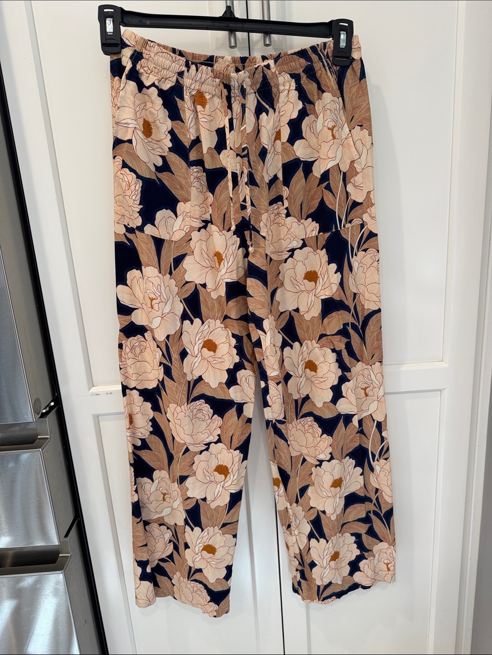 Black Rainn Navy, Beige and Peach Floral Wide-Leg Pull-On Pants